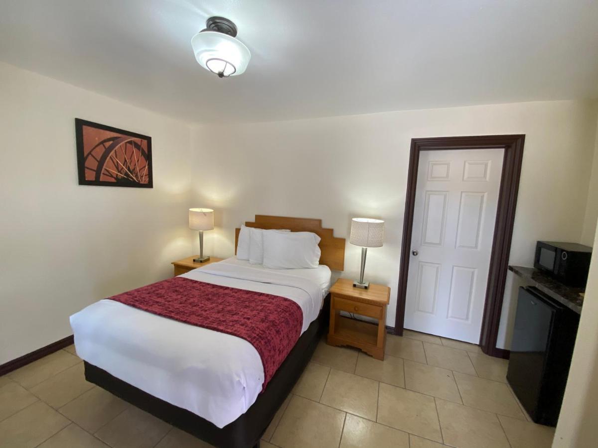 Roswell Inn Εξωτερικό φωτογραφία