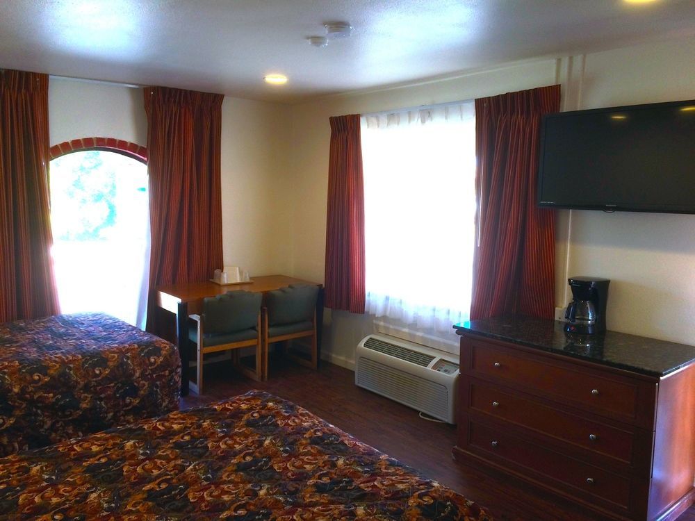 Roswell Inn Εξωτερικό φωτογραφία