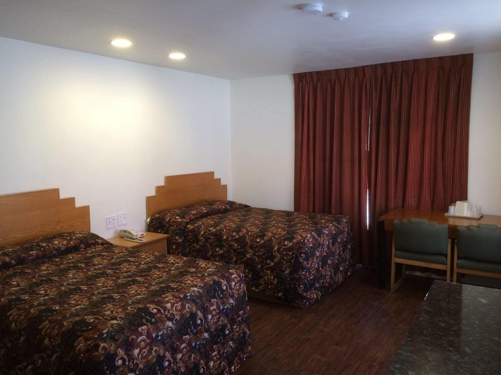 Roswell Inn Εξωτερικό φωτογραφία