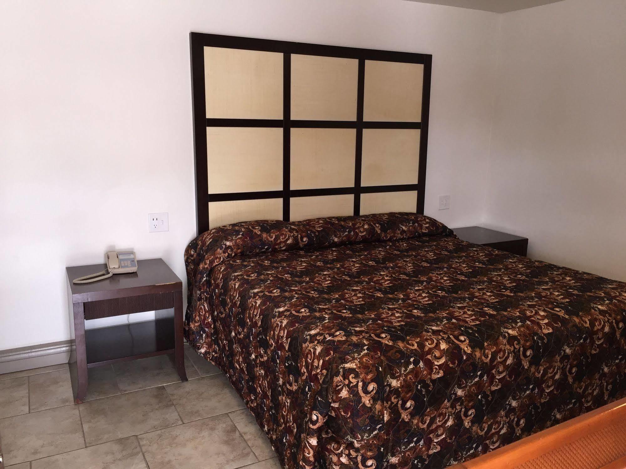Roswell Inn Εξωτερικό φωτογραφία