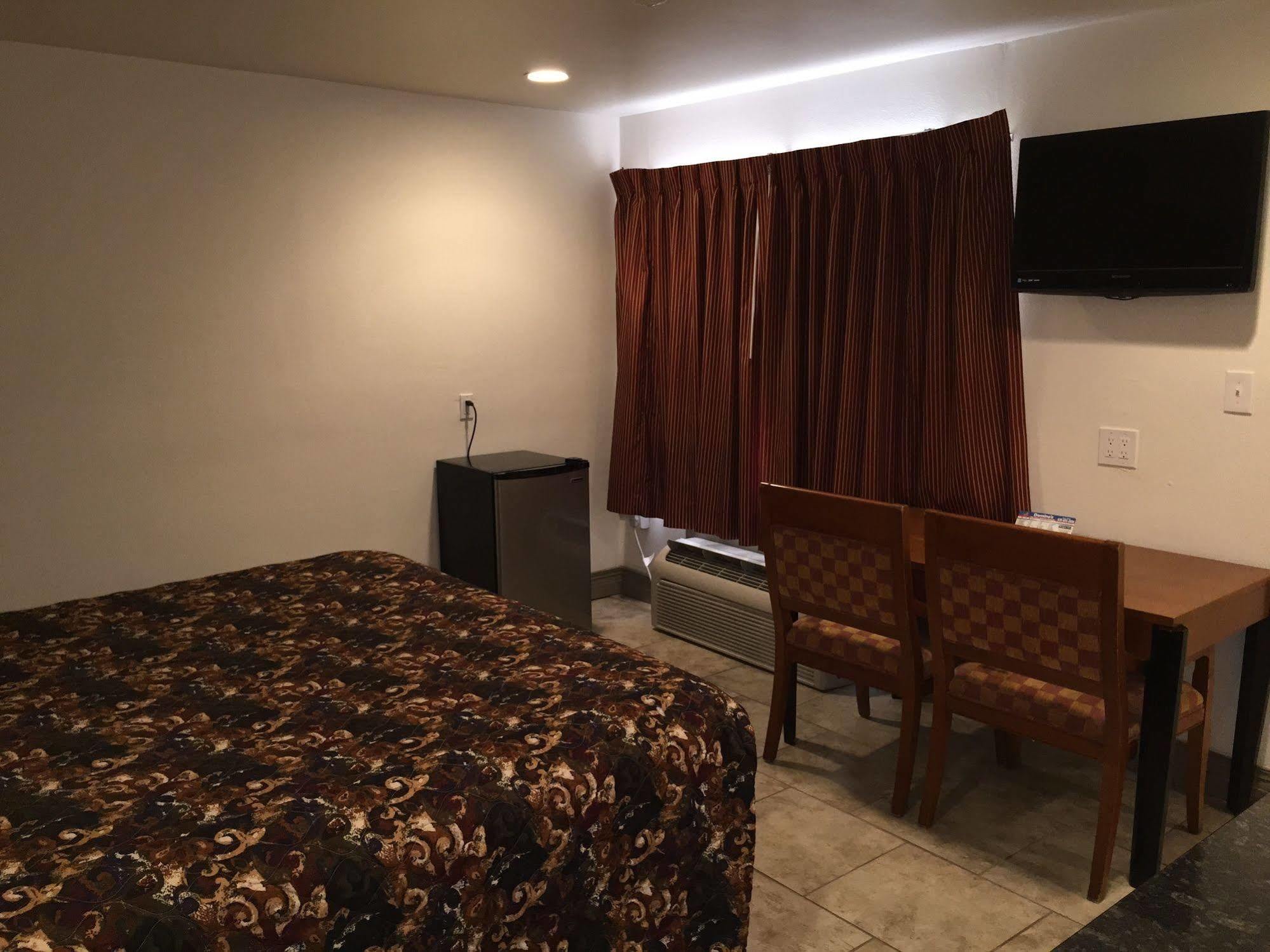 Roswell Inn Εξωτερικό φωτογραφία